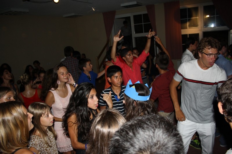 Village Camps International Summer Camp Leysin, Switzerland 2025-08-09 https://www.villagecamps.com/journals_admin/images/701-21-prom night (94).jpg